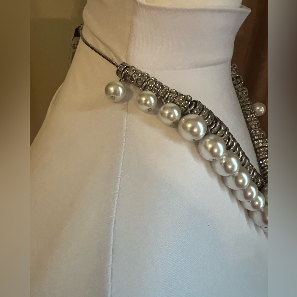 Cache’ statement pearls Necklace - Picture 7 of 9